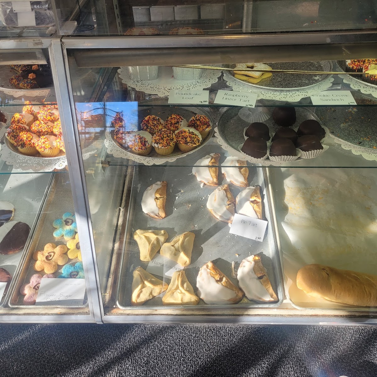 Pisker's Bakery